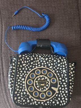 Betsey Johnson telephone purse w/blue headset that can work on your cel